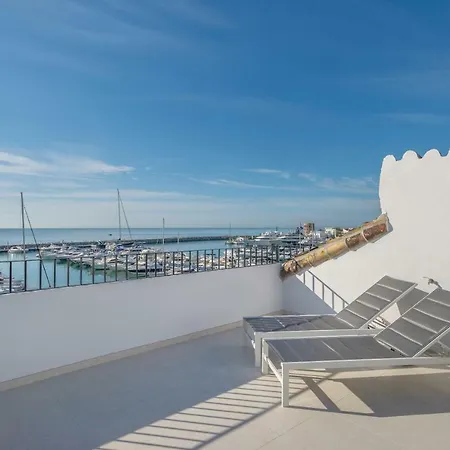 Penthouse In Puerto Banus 马尔韦利亚
