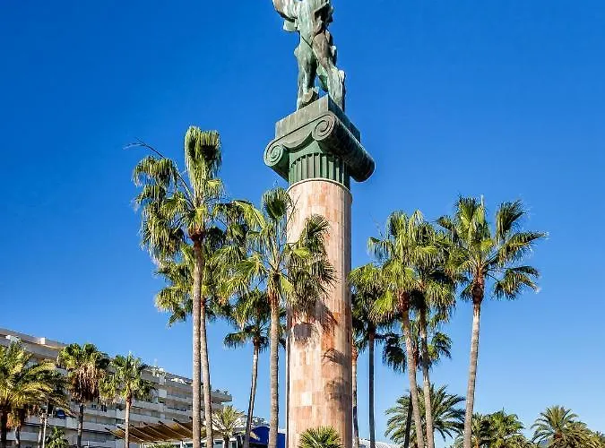 アパート Penthouse In Puerto Banus マルベーリャ